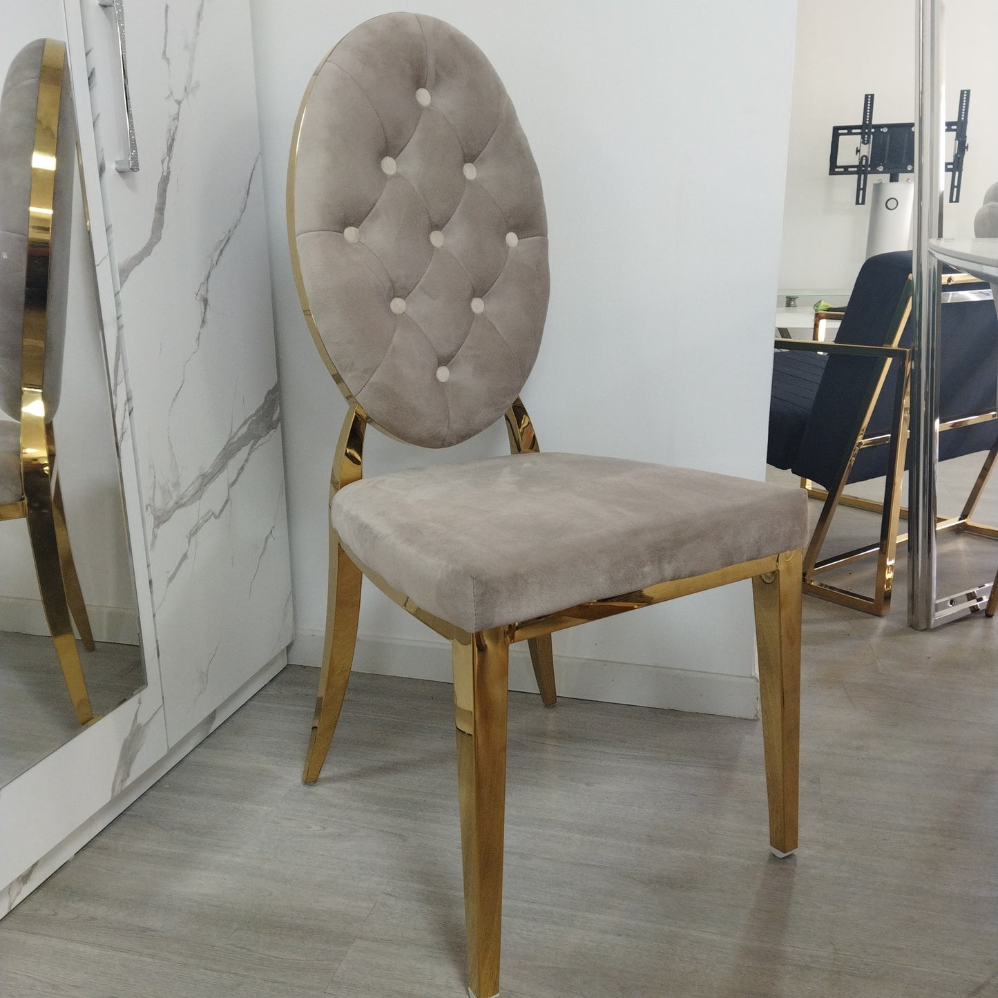 Chaise Ova Or velours taupe