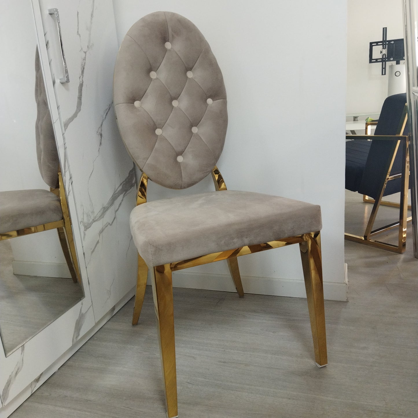 Chaise Ova Or velours taupe