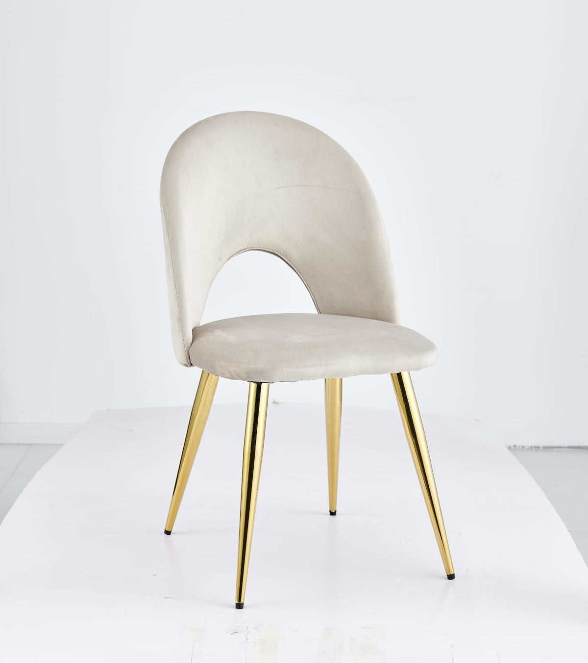 Chaise Amélia velours taupe pied chrome