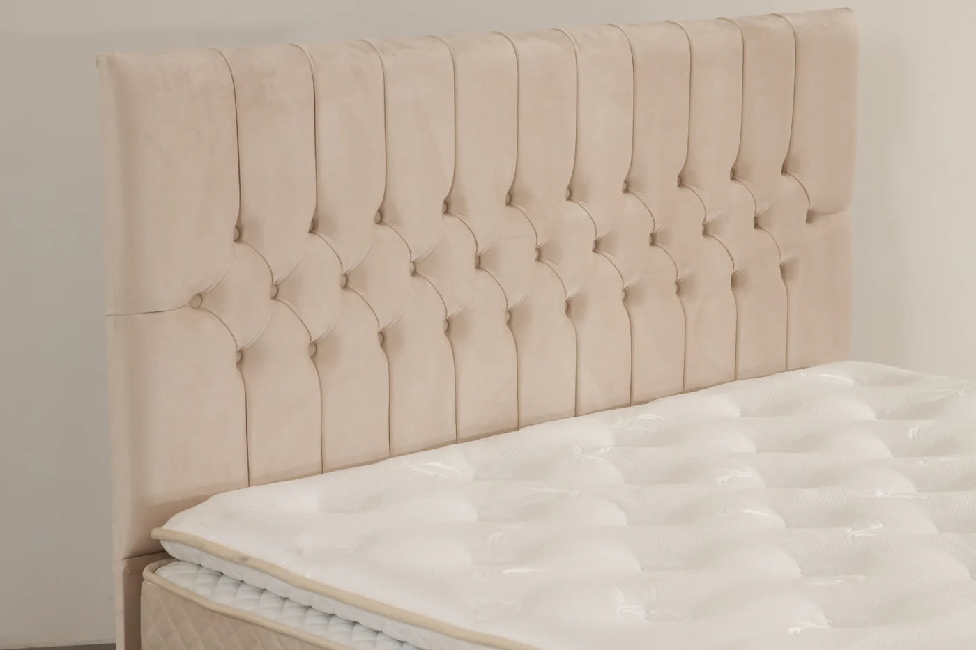 Lit Coffre Hugo Capitonnée Velours