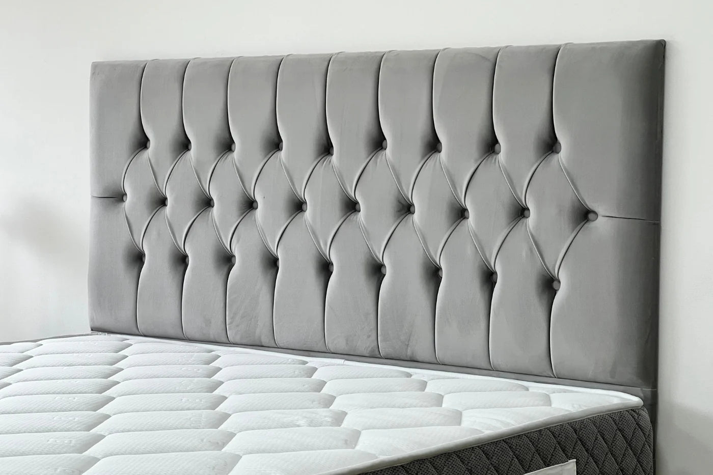 Lit Coffre Hugo Capitonnée Velours