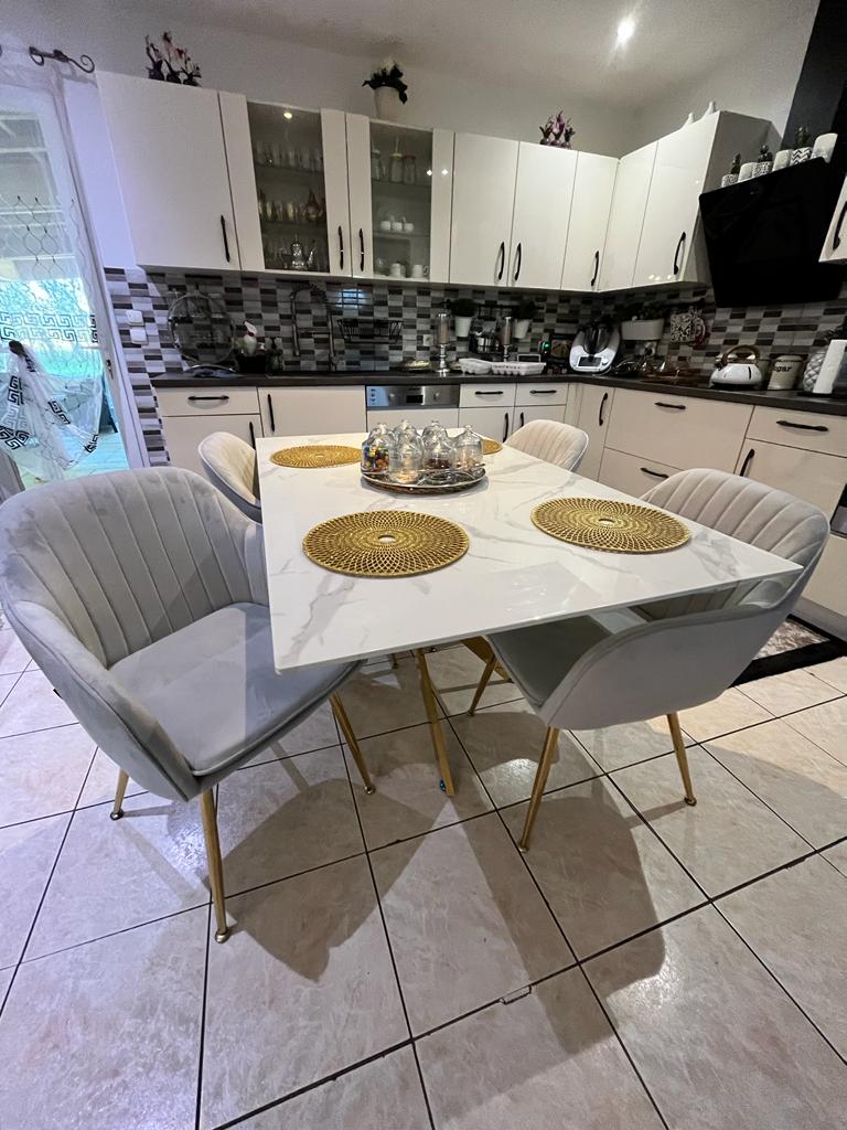 Chaise Intendance – Structure dorée, style velours classique