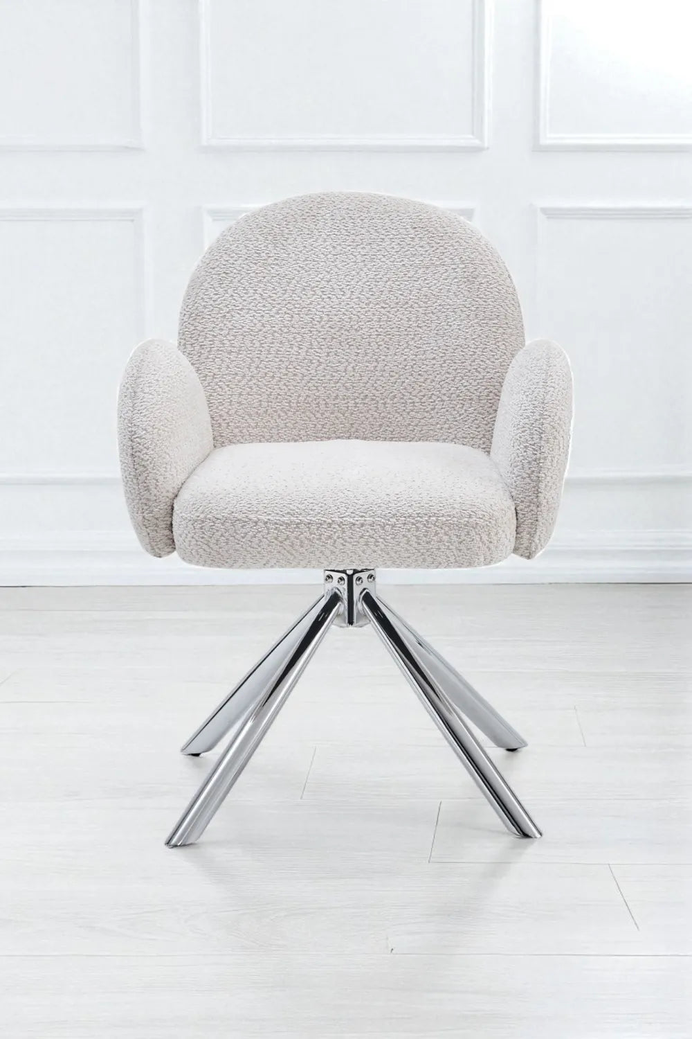 Chaise Nola tissu écru bouclé pied noir