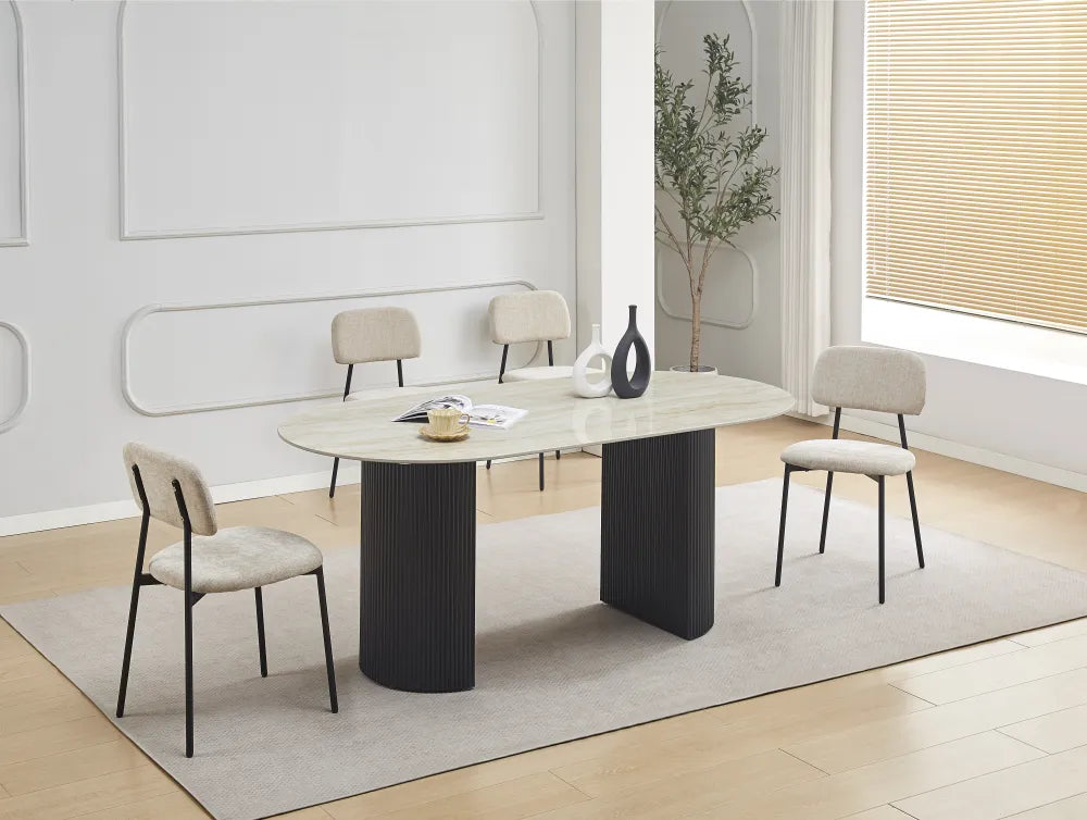 Table à manger Anna Pied métal Noir Plateau Céramique Travertin Brillant 180X90X75Cm