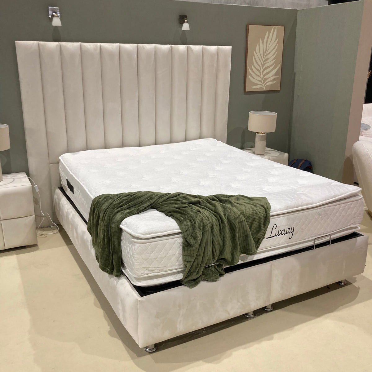 Lit coffre Athena velours blanc cassé